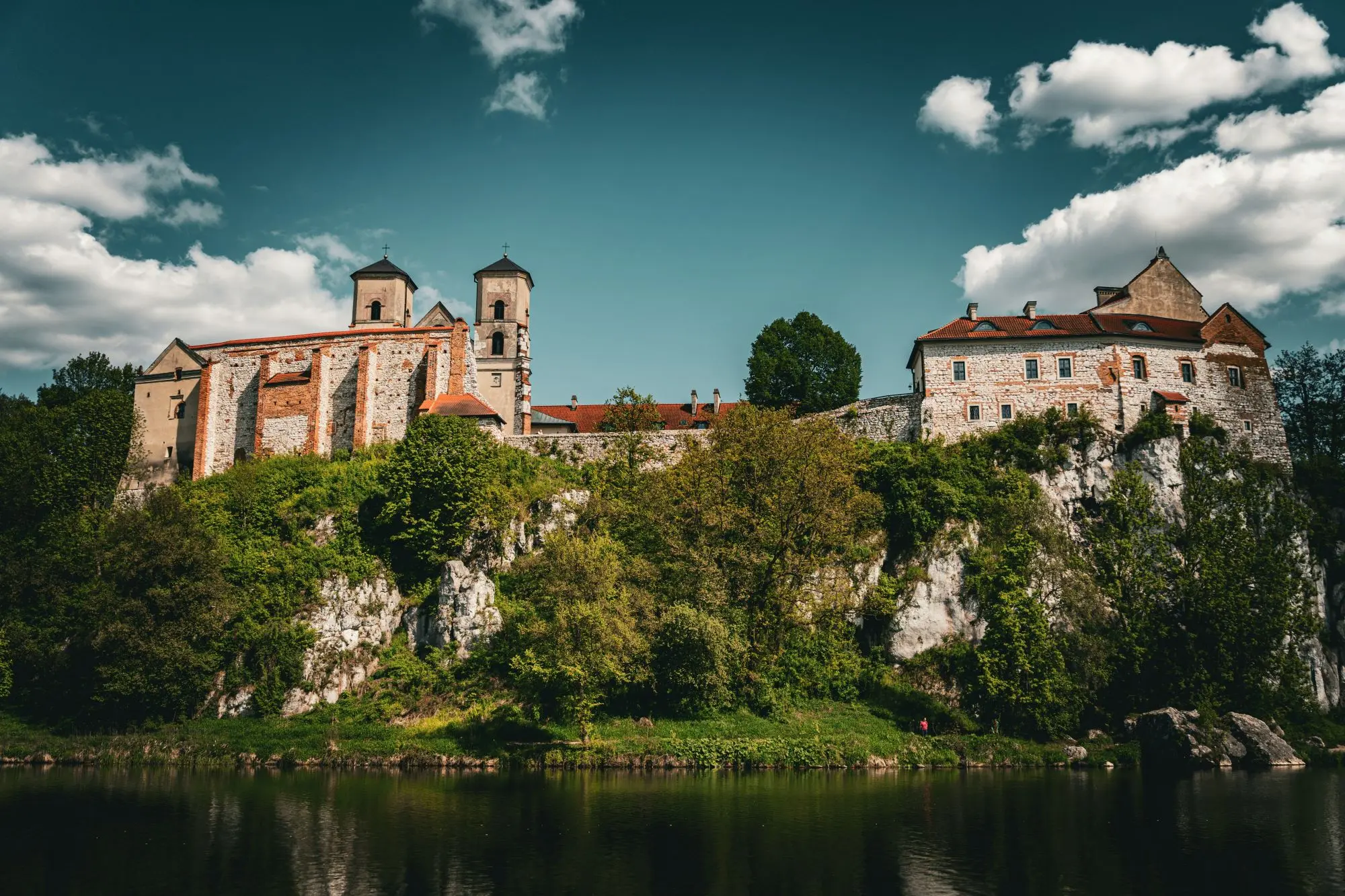 Panorama Tyniecka z Wisłą i klasztorem w tle